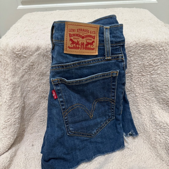 Levi High Rise Shorts Size 24 - Picture 3 of 3